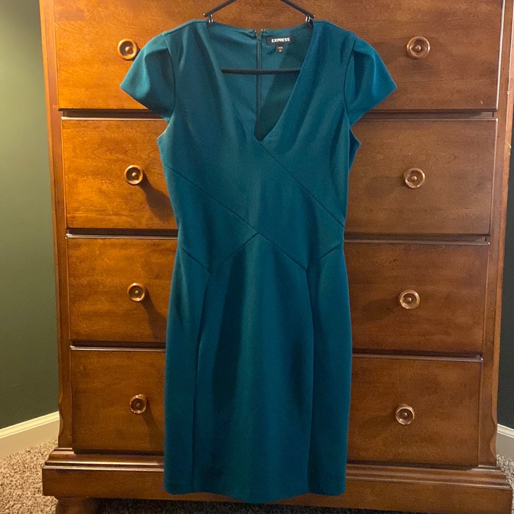 Express v-neck cap sleeve dress size xs